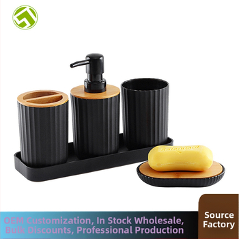 Päťdielny kúpeľňový set z plastu a bambusu – poháre na zubnú kefku a ústnu vodu, podnos, možnosť potlače loga