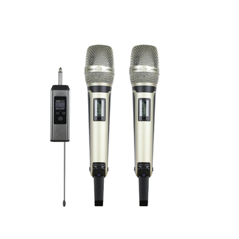 Microfon karaoke SKM9000 – răspuns în frecvență 100 Hz–20 kHz, UHF, putere 5 W, autonomie baterie 3–6 ore, utilizare manuală