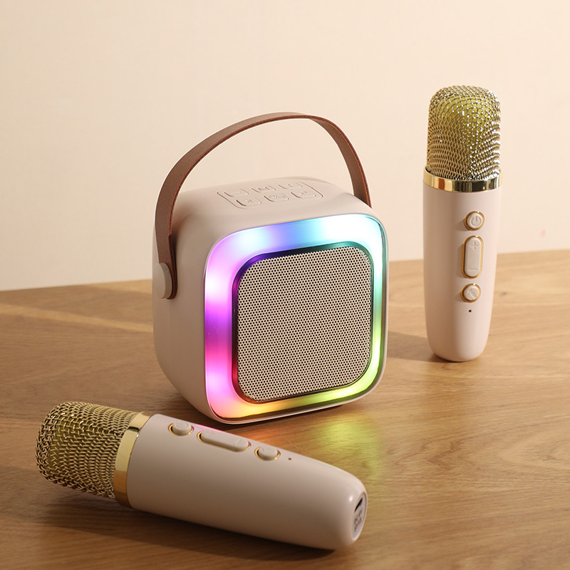 Kit karaoke cu microfon și difuzor toate‑în‑unu pentru acasă, Bluetooth 5.3, ieșire 5 W, baterie Li-Po încorporată 1200–2000 mAh, răspuns în frecvență 100 Hz–20 kHz, rază de până la 10 m