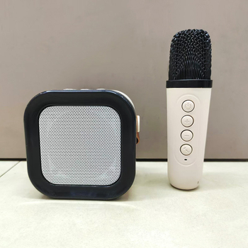 Bluetooth karaoke zvučnik s integriranim mikrofonom – IPX7 vodootporan, BT 5.0, 100 Hz–20 kHz, SNR ≥70 dB, ugrađena baterija 500–800 mAh