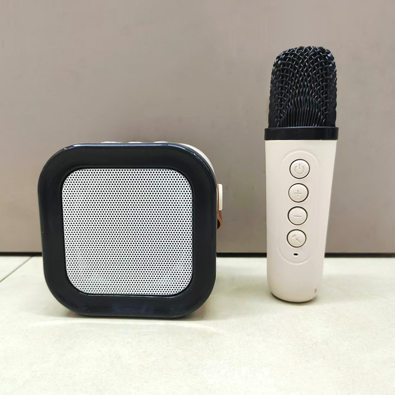 Bluetooth karaoke zvučnik s integriranim mikrofonom – IPX7 vodootporan, BT 5.0, 100 Hz–20 kHz, SNR ≥70 dB, ugrađena baterija 500–800 mAh