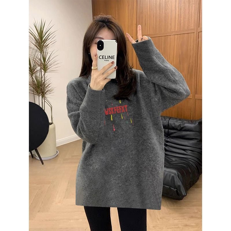 Tricou din poliester cu mânecă lungă, guler rotund, lungime medie, cald, imprimat, croială dreaptă