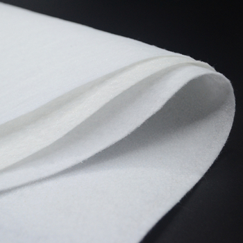 Panou din bumbac cu tehnică needle-punched, cu adeziv pe o singură parte | Material compozit poliester-bumbac | Opțiuni de greutate: 80 g, 120 g, 200 g | Pentru căptușeală de haine și căptușeală DIY