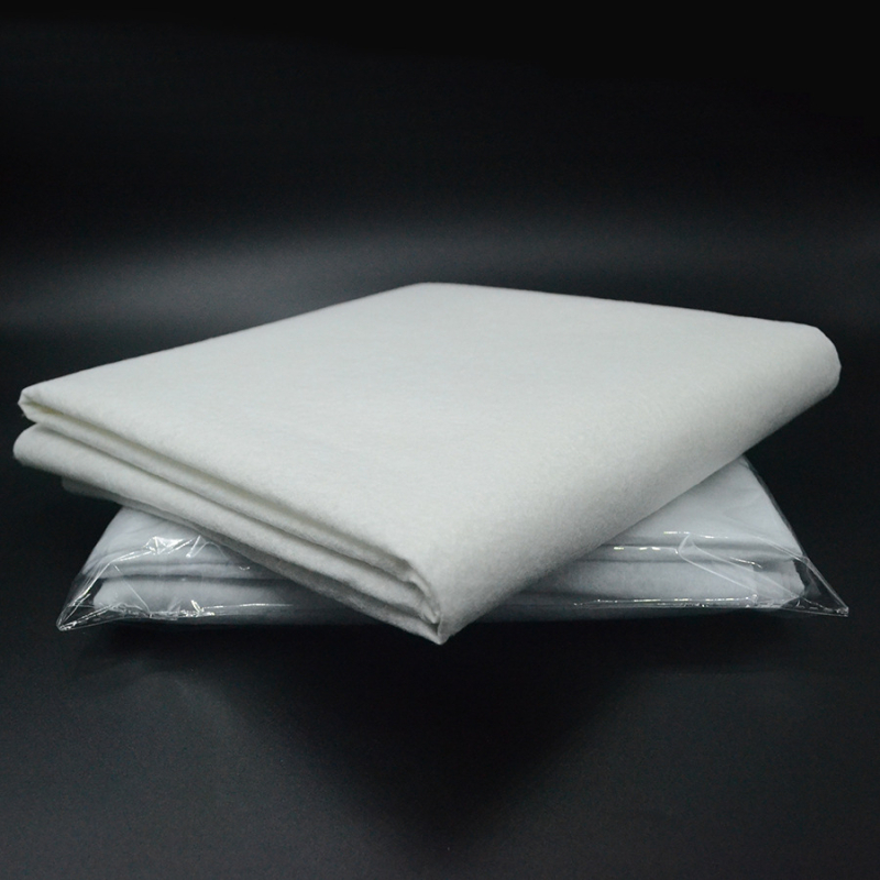 Panou din bumbac cu tehnică needle-punched, cu adeziv pe o singură parte | Material compozit poliester-bumbac | Opțiuni de greutate: 80 g, 120 g, 200 g | Pentru căptușeală de haine și căptușeală DIY