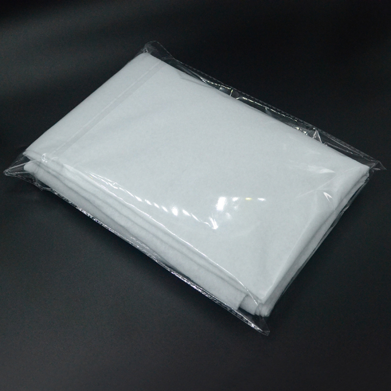 Panou din bumbac cu tehnică needle-punched, cu adeziv pe o singură parte | Material compozit poliester-bumbac | Opțiuni de greutate: 80 g, 120 g, 200 g | Pentru căptușeală de haine și căptușeală DIY