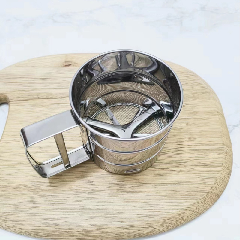 Rozsdamentes acélból készült kézi lisztszita, háromrészes, félautomata, sütéshez