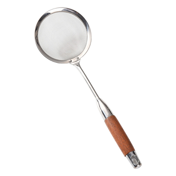Rozsdamentes acélból készült szűrőkanál körtefa nyéllel, csúszásmentes, hőálló, modern minimál dizájn