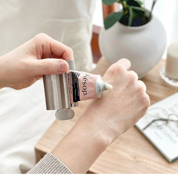 Nehrđajući čelični stisak za pastu za zube i držač na ploču za pastu i sredstvo za čišćenje lica