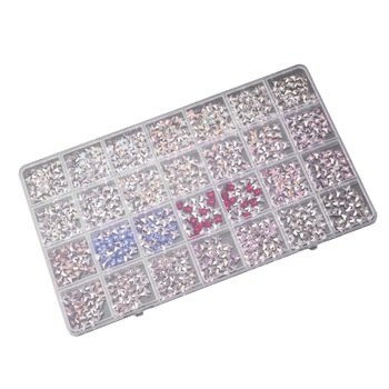 Cutie transparentă cu 28 compartimente pentru depozitarea unghiilor și a bijuteriilor, capac sigilat cu clapă, din rășină