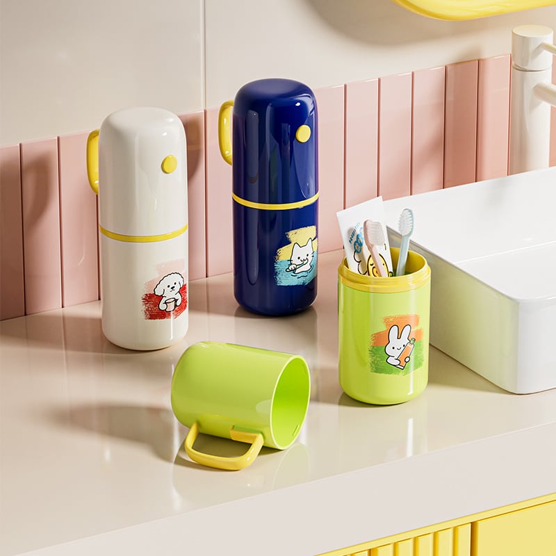 Mini putni set za djecu: čašica za pranje zuba, četkica za zube, zubna pasta, čašica za ispiranje usta, prijenosni higijenski set
