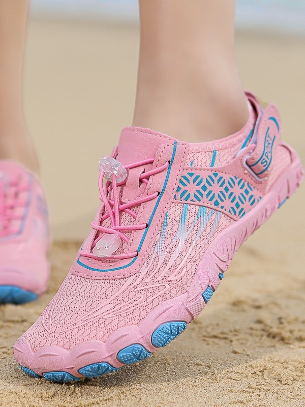 Παπούτσια ποταμού για πεζοπορία — διαπνέον επάνω μέρος από διχτυωτό ύλικό, γρήγορο στέγνωμα, χαμηλό ύψος, ελαστική λουρί κλεισίματος, αντιολισθητική καουτσούκ σόλα