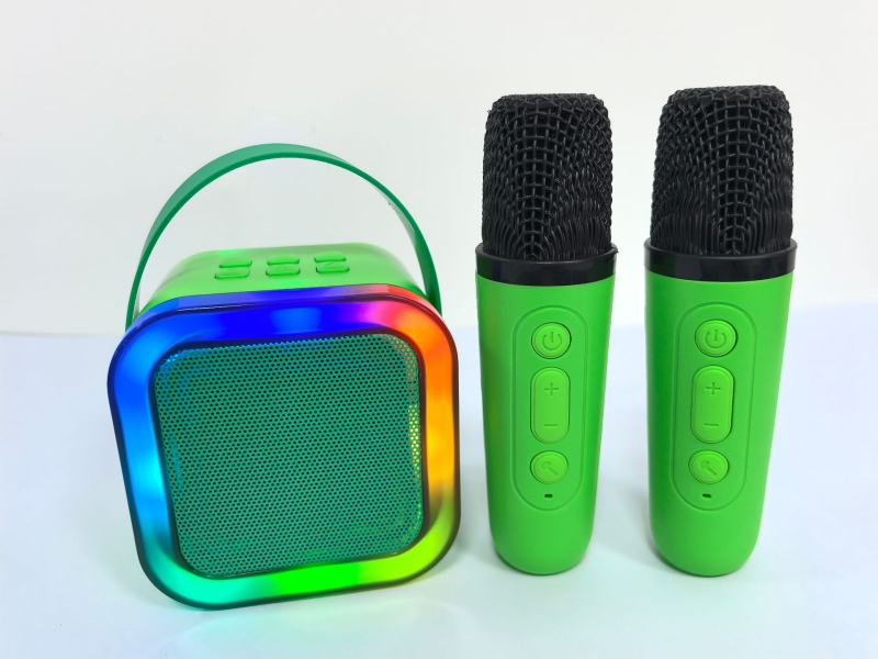 K12 Bluetooth zvučnik s integriranim mikrofonom za vanjsko emitiranje uživo, prenosni, verzija 5.0, 5W, frekvencijski odziv 100 Hz–20 kHz, SNR ≥70 dB, ugrađena baterija 800–1000 mAh