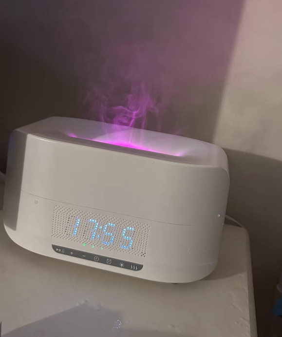 Nordijski minimalistički Bluetooth difuzor s plamenom, zvučnikom i ambijentalnim svjetlom, Bluetooth 3.0, 5W, IPX2, domet 10 m, slot za karticu