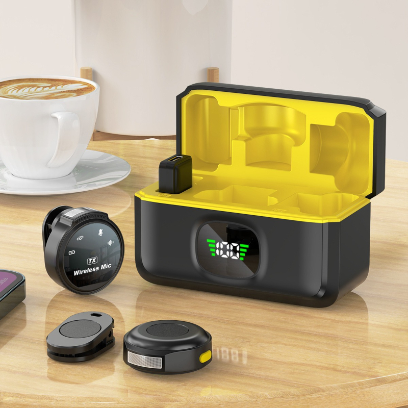 Microfon lavalier cu două microfoane magnetice pentru difuzare în direct, reducere zgomot, baterie încorporată 300–500 mAh, răspuns în frecvență 20 Hz–20 kHz