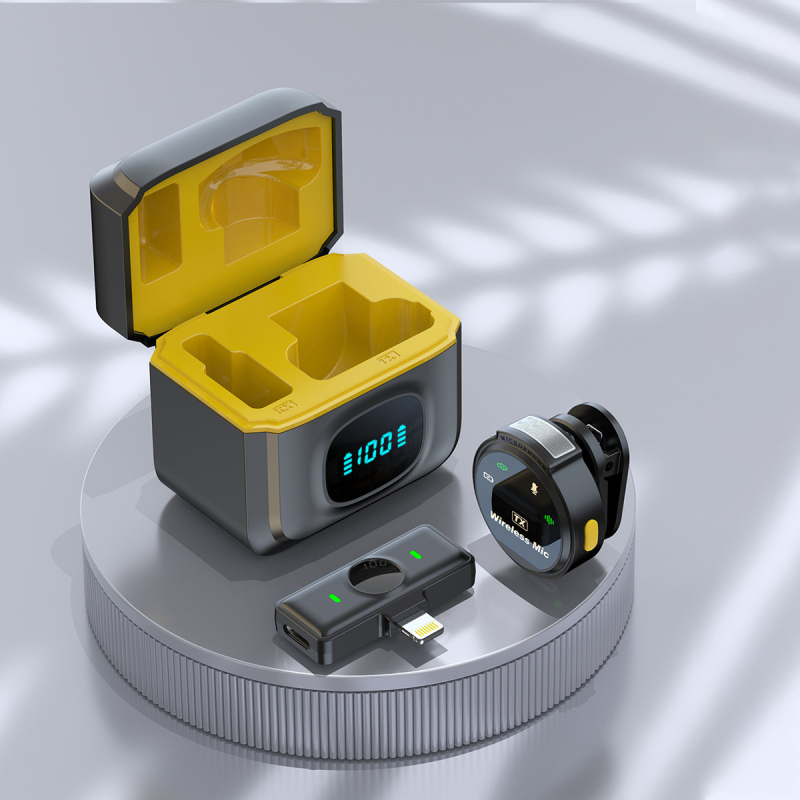 Microfon lavalier cu două microfoane magnetice pentru difuzare în direct, reducere zgomot, baterie încorporată 300–500 mAh, răspuns în frecvență 20 Hz–20 kHz