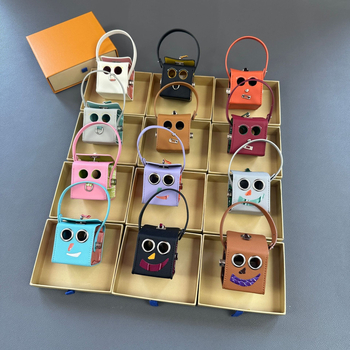 Κρεμαστό για τσαντάκι με θέμα το Halloween: μικρό ρομπότ, τετράγωνο κουτί, γνήσιο δέρμα, αξεσουάρ αποσκευών