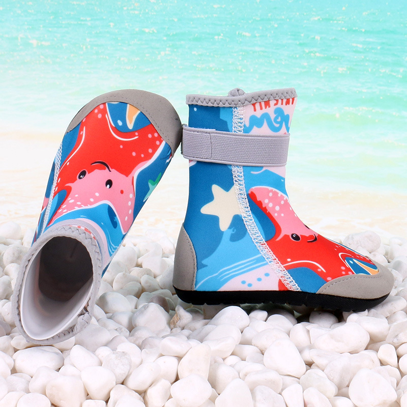 Παιδικά παπούτσια για περιπλάνηση σε ποταμό, μεσαίο ύψος, Velcro κλείσιμο, Lycra επάνω μέρος, αντιολισθητική εξωτερική σόλα από καουτσούκ