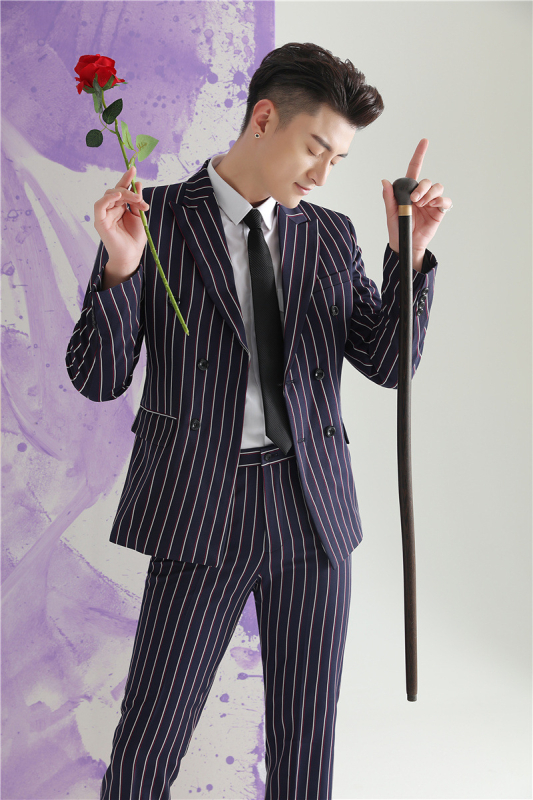 Muški slim-fit formalni kostim, jednofarbe boje, rever, zatvaranje: dupla vrsta s tri gumba, dugi rukavi, 3D patch džepovi, materijal: poliester smjesa, strojno pranje.