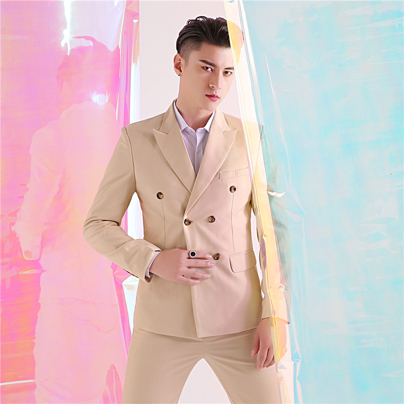 Muški slim-fit formalni kostim, jednofarbe boje, rever, zatvaranje: dupla vrsta s tri gumba, dugi rukavi, 3D patch džepovi, materijal: poliester smjesa, strojno pranje.