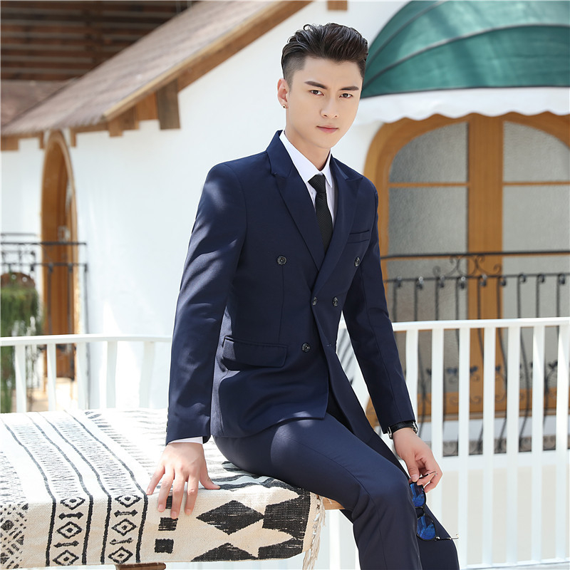 Muški slim-fit formalni kostim, jednofarbe boje, rever, zatvaranje: dupla vrsta s tri gumba, dugi rukavi, 3D patch džepovi, materijal: poliester smjesa, strojno pranje.