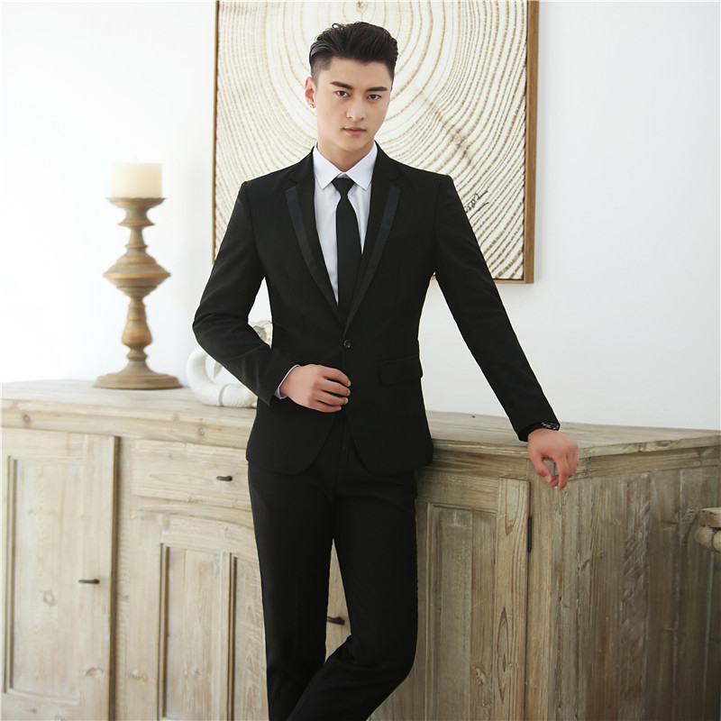 Muški slim-fit formalni kostim, jednofarbe boje, rever, zatvaranje: dupla vrsta s tri gumba, dugi rukavi, 3D patch džepovi, materijal: poliester smjesa, strojno pranje.