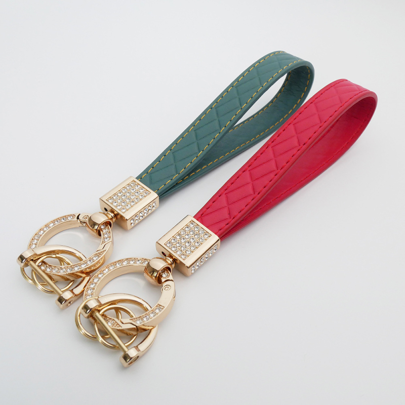 Ключодържател с удължена ромбовидна рамка с три страни, текстурирана повърхност, пръстен за ключове, цинкова сплав