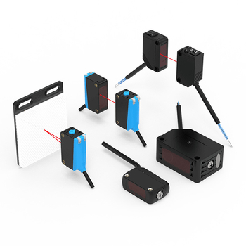 Négyzet alakú fotóelektronikus érzékelő infravörös fényforrással, gyors mozgásészlelés, detektálási módok: diffúz reflexió/through-beam/tükrös reflexió, csatlakozás: 2 m vezeték, maximális terhelési áram 100 mA