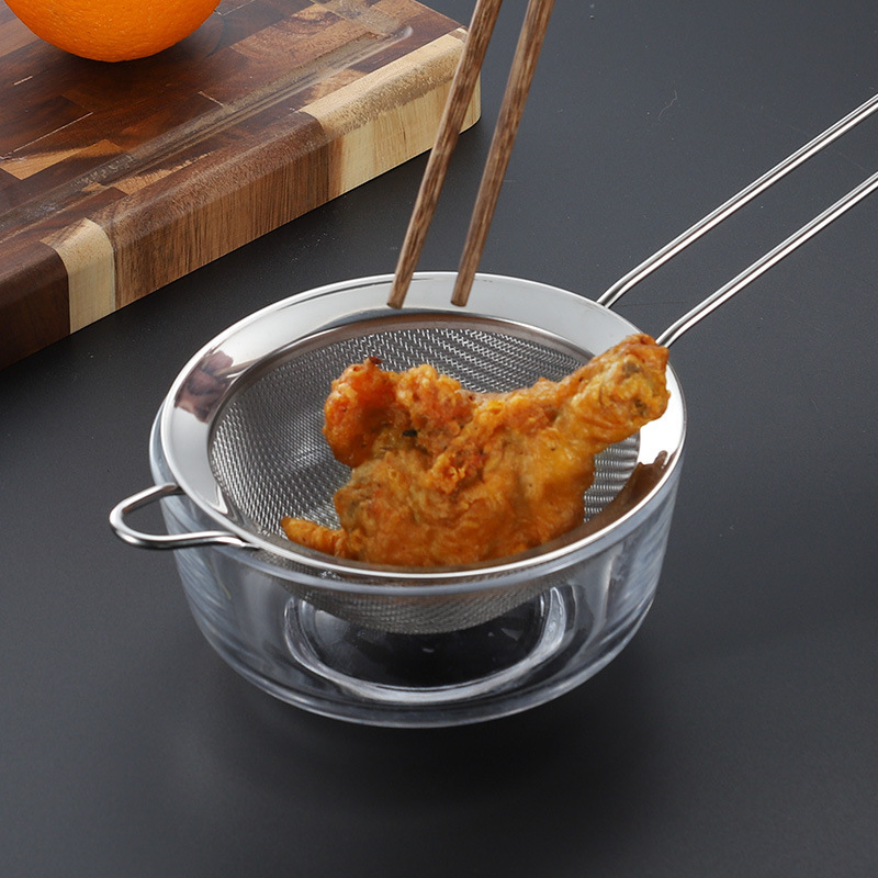 Rozsdamentes acél szűrőkanál finom hálóval – konyhai szűrő lisztnek, gyümölcsléhez és szója tejéhez, csúszásmentes, égésbiztos, egy kampóval