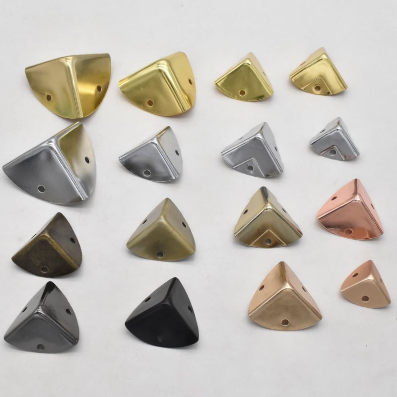 Προστατευτικό γωνίας από λαμαρίνα σιδήρου, ανθεκτικό στη φθορά, αξεσουάρ αποσκευών, Shangyi, άνοιξη 2024