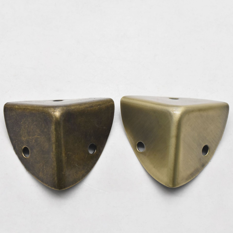 Προστατευτικό γωνίας από λαμαρίνα σιδήρου, ανθεκτικό στη φθορά, αξεσουάρ αποσκευών, Shangyi, άνοιξη 2024