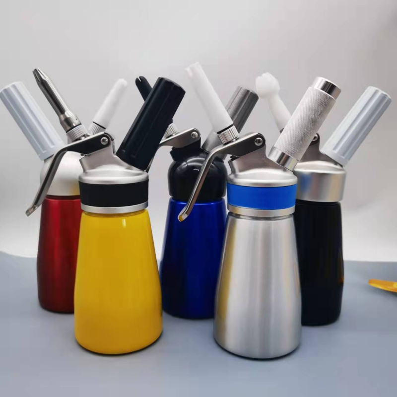 Aluminijski pištolj za kremu za ukrašavanje s nastavcima i vrećom za ukrašavanje, tijelo od aluminijske legure, moderni minimalistički stil
