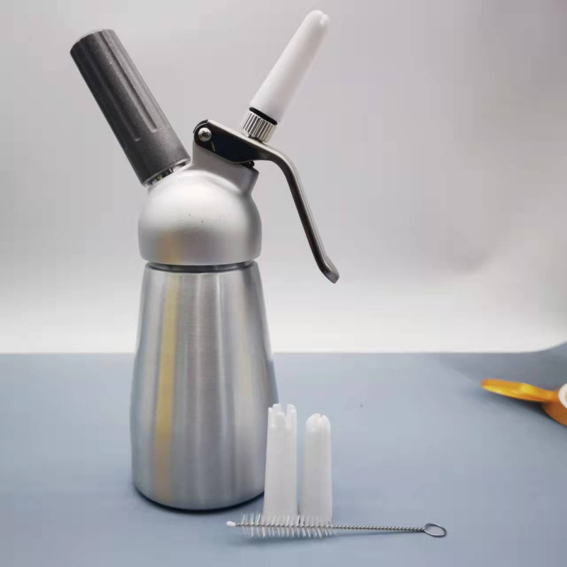Aluminijski pištolj za kremu za ukrašavanje s nastavcima i vrećom za ukrašavanje, tijelo od aluminijske legure, moderni minimalistički stil