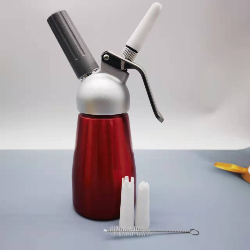 Aluminijski pištolj za kremu za ukrašavanje s nastavcima i vrećom za ukrašavanje, tijelo od aluminijske legure, moderni minimalistički stil