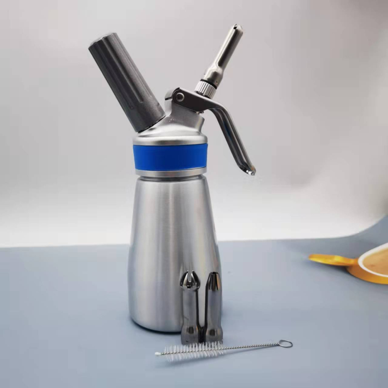 Aluminijski pištolj za kremu za ukrašavanje s nastavcima i vrećom za ukrašavanje, tijelo od aluminijske legure, moderni minimalistički stil