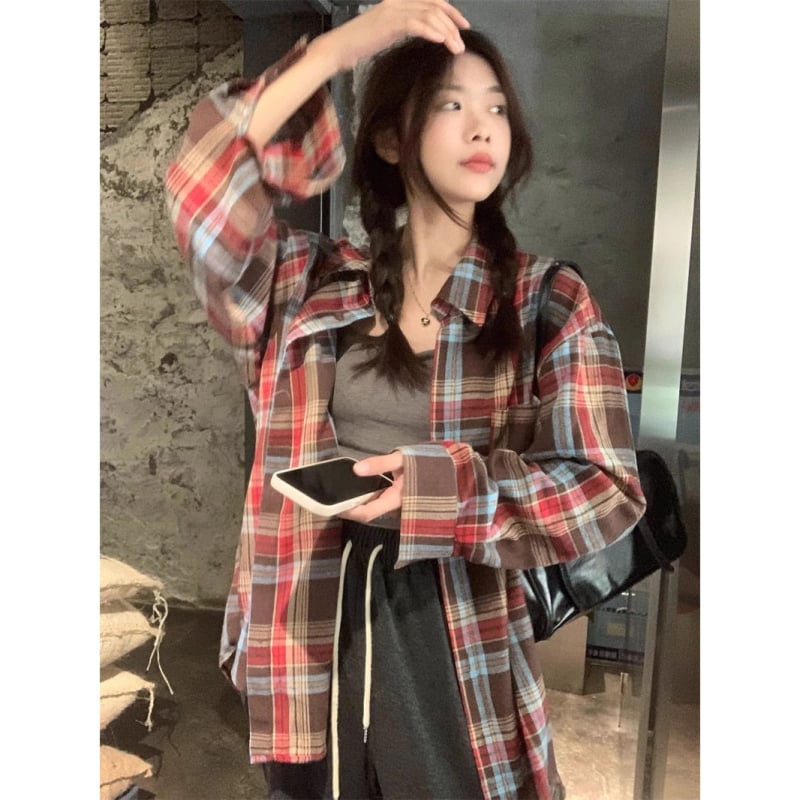 Cămașă polo în stil coreean, croială lejeră, mâneci lungi, poliester, fără călcare, nasturi în față