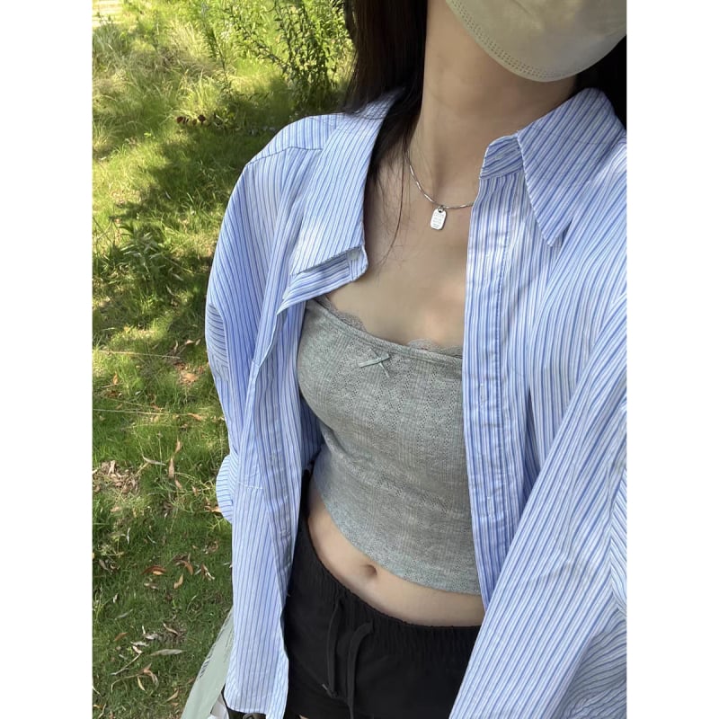 Cămașă polo în stil coreean, croială lejeră, mâneci lungi, poliester, fără călcare, nasturi în față