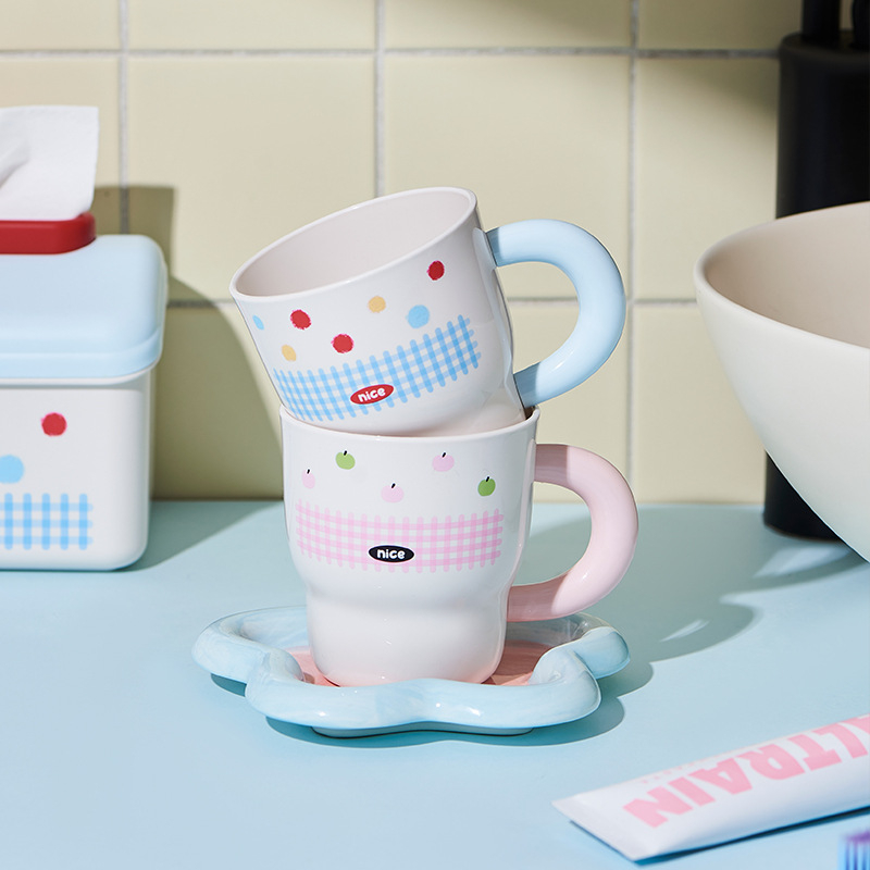 Dječji čašica za četkicu s držalom, otisak s točkicama, PP plastika, okruglog oblika, Marke Also, 120 komada po kartonu