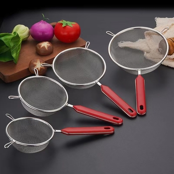 Kézi szita 201-es rozsdamentes acélból, két füllel, sütéshez — csúszásmentes, égésgátló