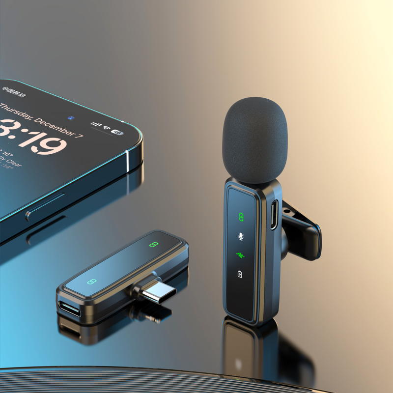 Lavalier mikrofon za prijenos uživo s omnidirekcijskim snimanjem, ugrađena baterija, frekvencijski odziv 60 Hz–15 kHz, SNR ≥75 dB, trajanje rada 6–8 sati
