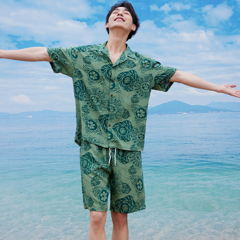Ανδρικό σετ κοντομάνικο πουκάμισο και σορτς με φλοράλ μοτίβο, χαλαρή εφαρμογή, 100% βισκόζη, ψηφιακή εκτύπωση