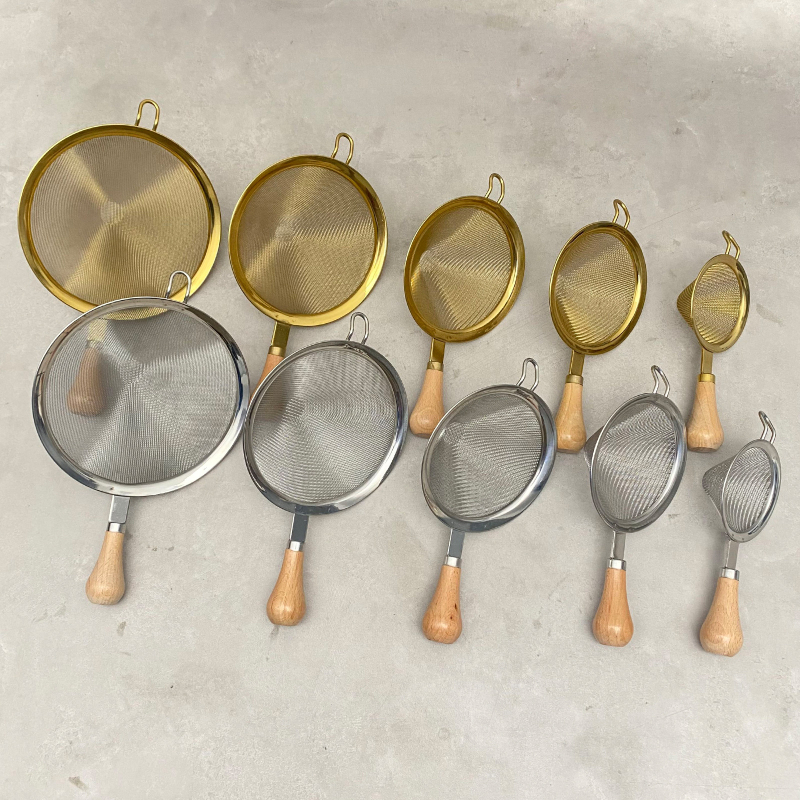 304 rozsdamentes acélból készült filterháló bükkfa fogantyúval – csúszásmentes, égés elleni.