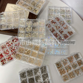 Nakit za nokte sa staklenim kristalima — motivi: mašna, zvjezdano nebo, leptir, zvjezdice; sladak, minimalistički INS stil; kutija s 12 pretinaca