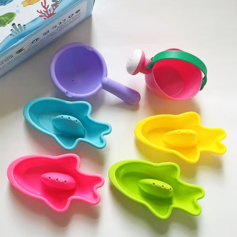 Plastična igračka za kupanje za bebe – raspršuje vodu i okretne cvjetove; interaktivna igračka za uzrast 0–3 godina