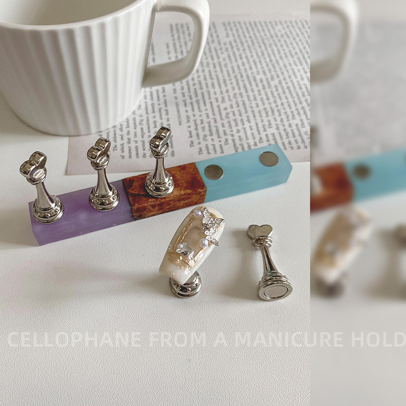 Držač za manikuru s podrškom za prste – materijal: metal, legura, smola, akril; uzorak: blokovi i šahovnica; serija: Princess; težina: 80 g po setu