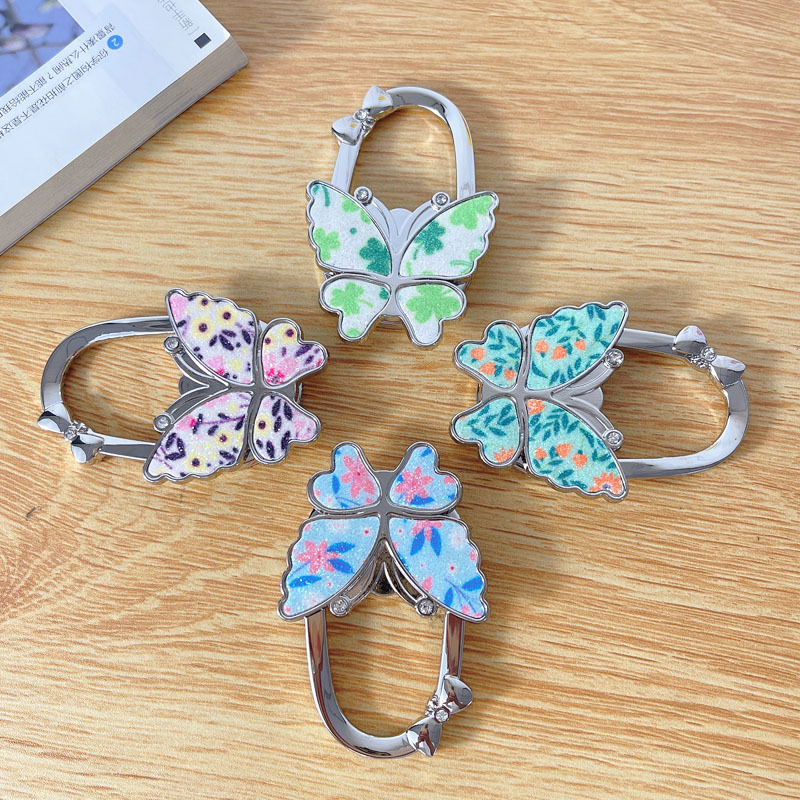 Αναδιπλούμενος γάντζος, κράμα ψευδάργύρου, μονός γάντζος, μοντέρνος μινιμαλιστικός σχεδιασμός, μέγιστο φορτίο 3–5 κιλά.