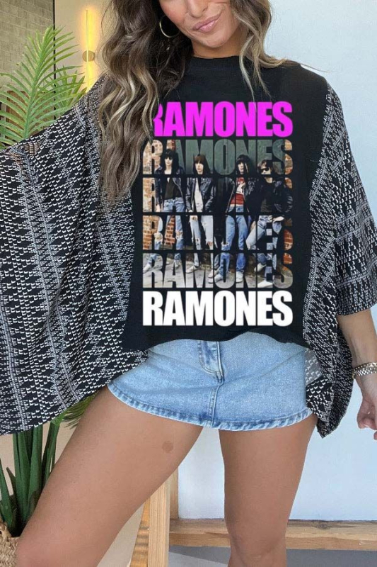 Ženski top s bat rukavima, anime uzorak, 95% poliester, okrugli izrez, dolman rukavi, duljina 50–65 cm