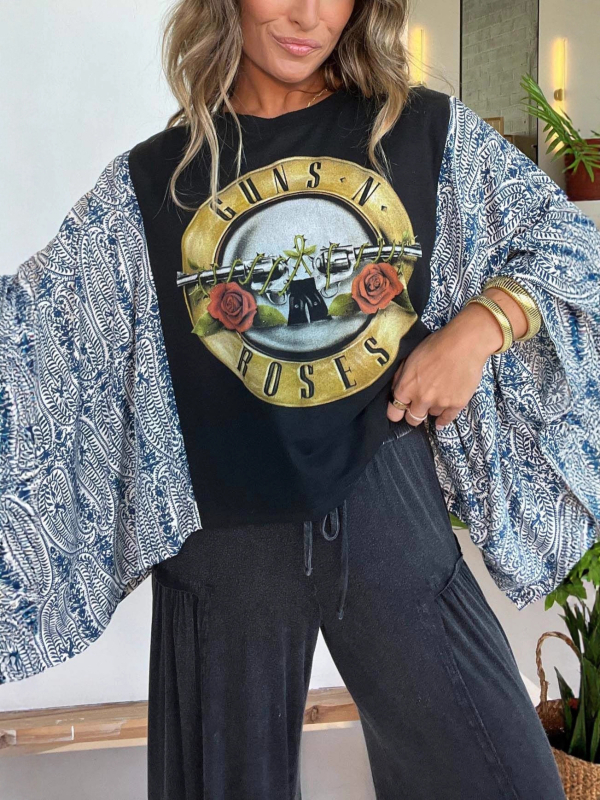 Ženski top s bat rukavima, anime uzorak, 95% poliester, okrugli izrez, dolman rukavi, duljina 50–65 cm