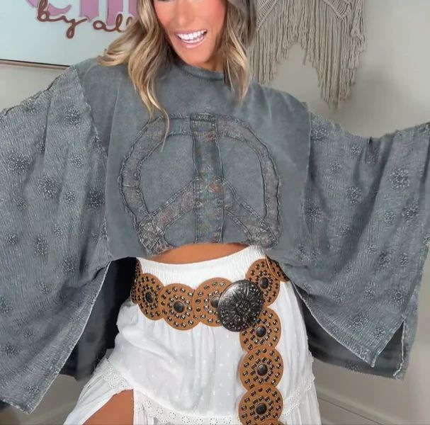 Ženski top s bat rukavima, anime uzorak, 95% poliester, okrugli izrez, dolman rukavi, duljina 50–65 cm