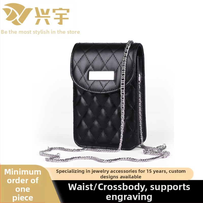 Krosbody torba za rame s lancem, kvilti uzorak, PU materijal, zatvaranje na zip, laminirani unutarnji džep