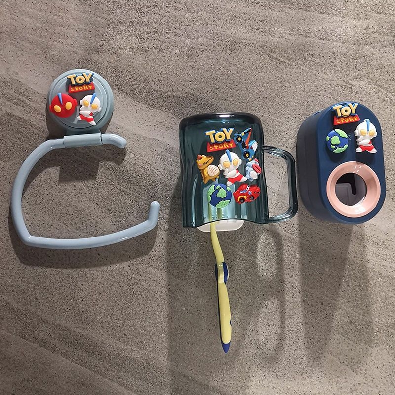 Plastični stalak za ručnike u dječjoj kupaonici s crtić dizajnom, nije uvezen